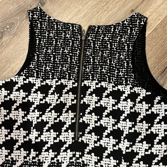 Dress tank, zipper backed - Picture 3 of 5